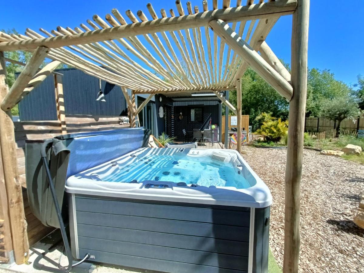 Apb Spa Locations Avec Jacuzzi Privatif Сен-Жан-де-Мон Экстерьер фото